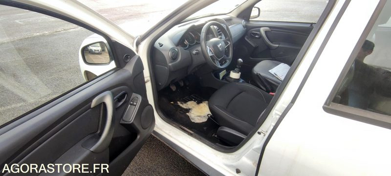 Car DACIA DUSTER: picture 9