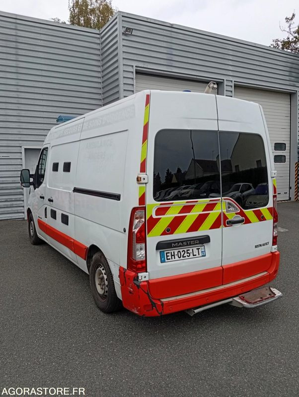 EH-025-LT - Roulant - RENAULT MASTER - VASP - 363 000 Kms - Ambulance: picture 4 EH-025-LT - Roulant - RENAULT MASTER - VASP - 363 000 Kms - Ambulance: picture 4