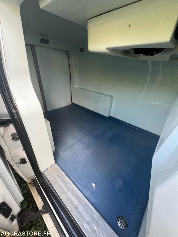 FIAT- SCUDO - 2015 - 350 000 KM - FRIGORIFIQUE MULTI TEMPERATURE - Refrigerated delivery van: picture 4 FIAT- SCUDO - 2015 - 350 000 KM - FRIGORIFIQUE MULTI TEMPERATURE - Refrigerated delivery van: picture 4