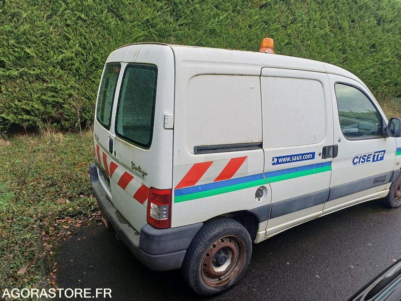 FOURGONNETTE - CITROEN - BERLINGO - 2011 / 292700 KM - BP142GK - Small van: picture 3 FOURGONNETTE - CITROEN - BERLINGO - 2011 / 292700 KM - BP142GK - Small van: picture 3