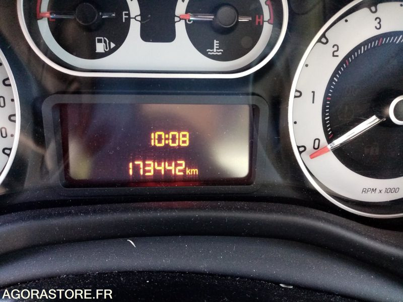 Fiat 500 L GNV POPSTAR MINISPACE DE 2016 - Car: picture 4 Fiat 500 L GNV POPSTAR MINISPACE DE 2016 - Car: picture 4