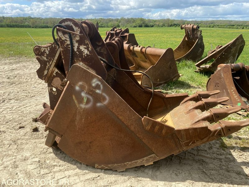 Godet 850mm + Pince MORIN M6 - Excavator bucket: picture 1 Godet 850mm + Pince MORIN M6 - Excavator bucket: picture 1