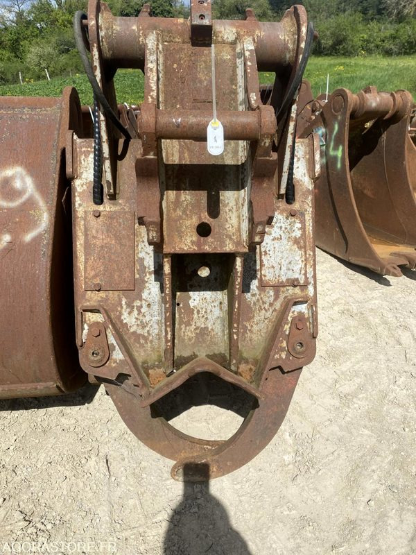 Godet 850mm + Pince MORIN M6 - Excavator bucket: picture 2 Godet 850mm + Pince MORIN M6 - Excavator bucket: picture 2