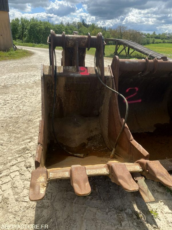Godet 850mm + Pince MORIN M6 - Excavator bucket: picture 4 Godet 850mm + Pince MORIN M6 - Excavator bucket: picture 4