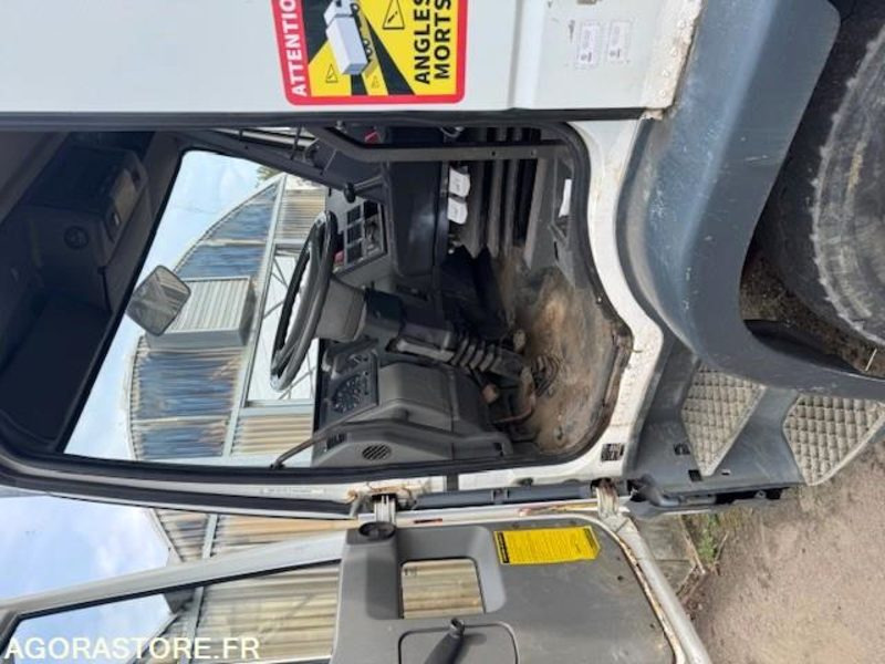 IVECO 130E18 - 157836 KM - Tipper semi-trailer: picture 5 IVECO 130E18 - 157836 KM - Tipper semi-trailer: picture 5