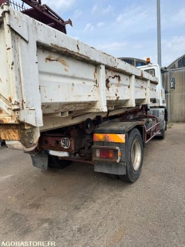 IVECO 130E18 - 157836 KM - Tipper semi-trailer: picture 2 IVECO 130E18 - 157836 KM - Tipper semi-trailer: picture 2