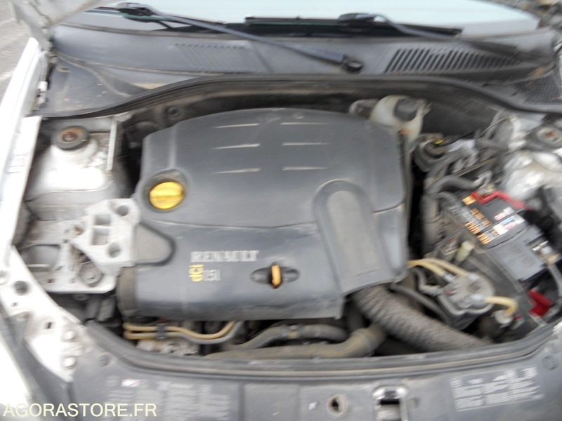 LOT 3 SLT - RENAULT CLIO - Car: picture 5 LOT 3 SLT - RENAULT CLIO - Car: picture 5