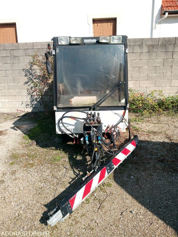 Laveuse de voirie Boshung - Road sweeper: picture 1 Laveuse de voirie Boshung - Road sweeper: picture 1
