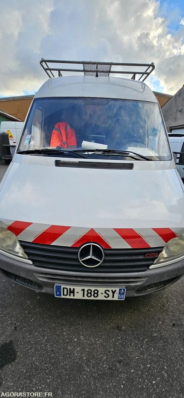 MERCEDES SPRINT 208 DM188SY - Panel van: picture 4 MERCEDES SPRINT 208 DM188SY - Panel van: picture 4