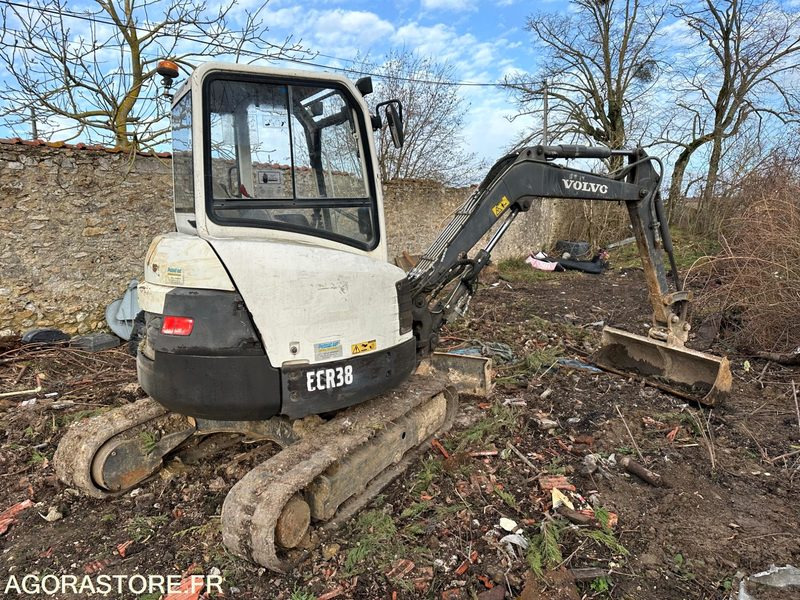 MINI-PELLE - VOLVO ECR 38 - 2007 - 6805 HEURES (3 GODETS FOURNIS) - Mini excavator: picture 1 MINI-PELLE - VOLVO ECR 38 - 2007 - 6805 HEURES (3 GODETS FOURNIS) - Mini excavator: picture 1
