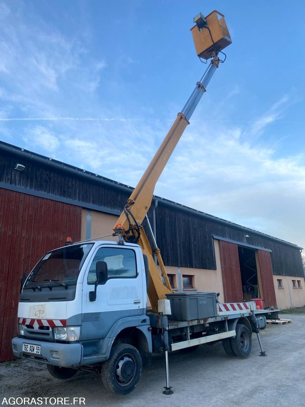 Nacelle Multitel 160 ALU DS monté sur Nissan Cabstar - Truck with aerial platform: picture 3 Nacelle Multitel 160 ALU DS monté sur Nissan Cabstar - Truck with aerial platform: picture 3