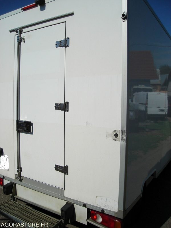 OPEL VIVARO FRIGORIFIQUE - 2017 - 159600KM - Refrigerated delivery van: picture 3 OPEL VIVARO FRIGORIFIQUE - 2017 - 159600KM - Refrigerated delivery van: picture 3