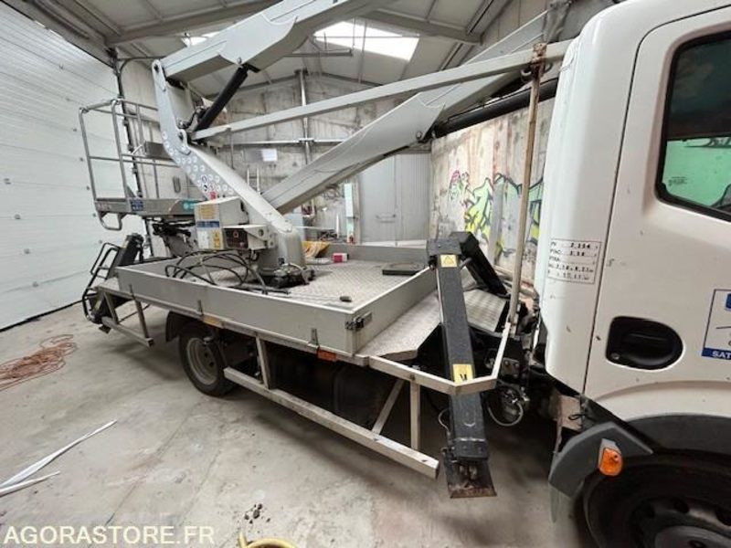 CAMION NACELLE NISSAN IMER P 23 AS 11 2013 20 000 KM - Other: picture 5 CAMION NACELLE NISSAN IMER P 23 AS 11 2013 20 000 KM - Other: picture 5