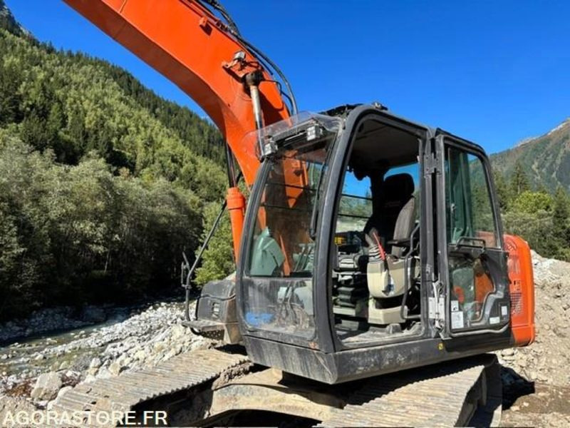 PELLE A CHENILLE ACIER HITACHI ZX130LCN-5B - Excavator: picture 1 PELLE A CHENILLE ACIER HITACHI ZX130LCN-5B - Excavator: picture 1