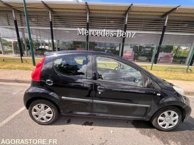 PEUGEOT 107 1.4 HDI TRENDY - Car: picture 2 PEUGEOT 107 1.4 HDI TRENDY - Car: picture 2