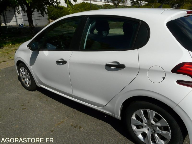 PEUGEOT 208 DX177CZ - Car: picture 5 PEUGEOT 208 DX177CZ - Car: picture 5