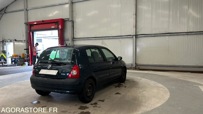 RENAULT-CLIO- 1.4-16V-EXTRÊME-ESSENCE-154073KMS - Car: picture 2 RENAULT-CLIO- 1.4-16V-EXTRÊME-ESSENCE-154073KMS - Car: picture 2
