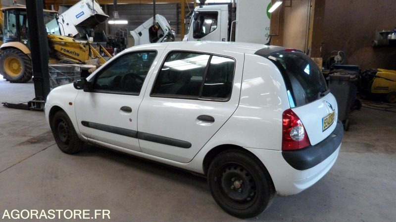 RENAULT CLIO - Car: picture 2 RENAULT CLIO - Car: picture 2