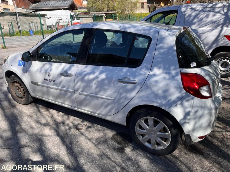 RENAULT CLIO - Car: picture 4 RENAULT CLIO - Car: picture 4