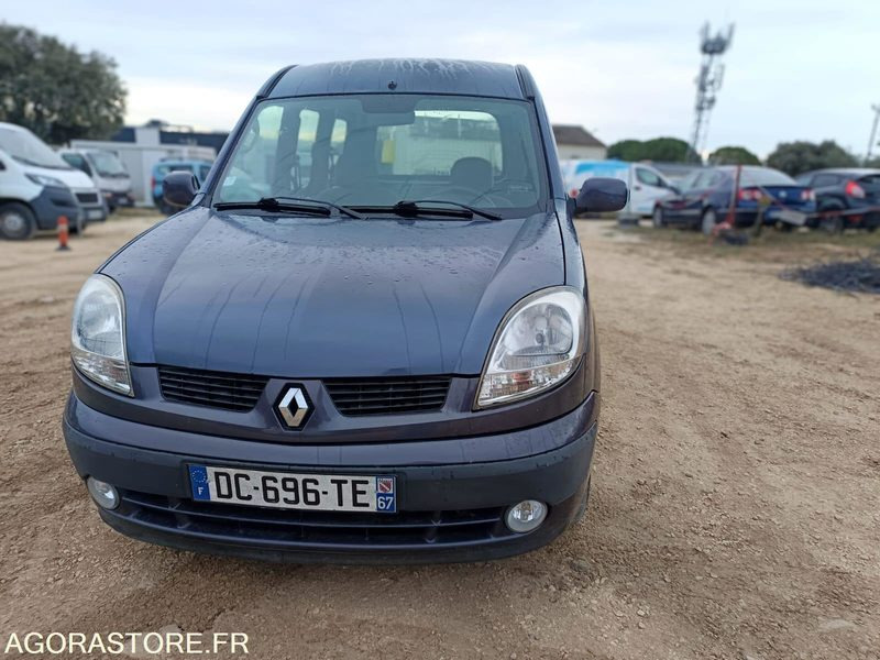 Car RENAULT KANGOO 1.5 DCI - 2003 - 227000KMS: picture 8 Car RENAULT KANGOO 1.5 DCI - 2003 - 227000KMS: picture 8