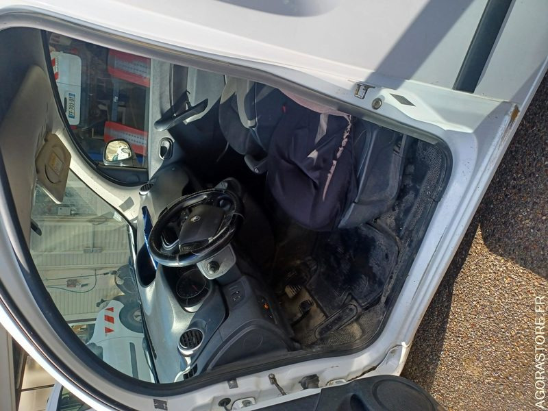 RENAULT KANGOO / REF SCP : 957 - Panel van: picture 4 RENAULT KANGOO / REF SCP : 957 - Panel van: picture 4