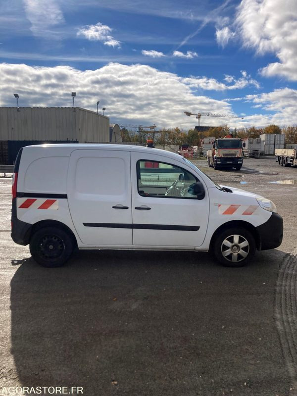 RENAULT KANGOO diesel - Année 2017 - 330 000 km - Small van: picture 4 RENAULT KANGOO diesel - Année 2017 - 330 000 km - Small van: picture 4