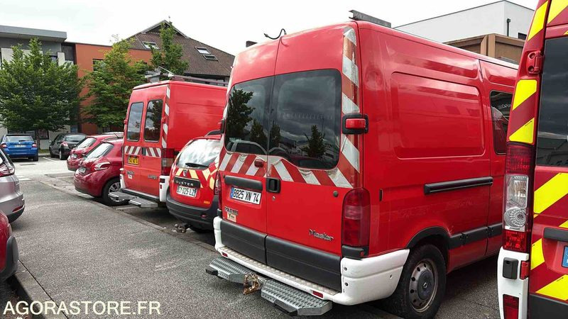 RENAULT - MASTER - 2002 - 132 742 Kms 8825 XN 74 - Panel van: picture 3 RENAULT - MASTER - 2002 - 132 742 Kms 8825 XN 74 - Panel van: picture 3