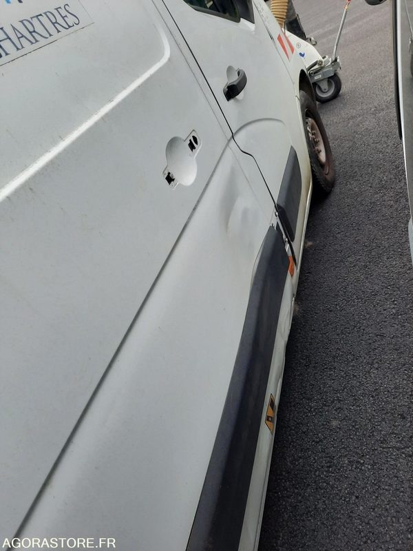 RENAULT MASTER - 2013 - 50449KM - Panel van: picture 2 RENAULT MASTER - 2013 - 50449KM - Panel van: picture 2