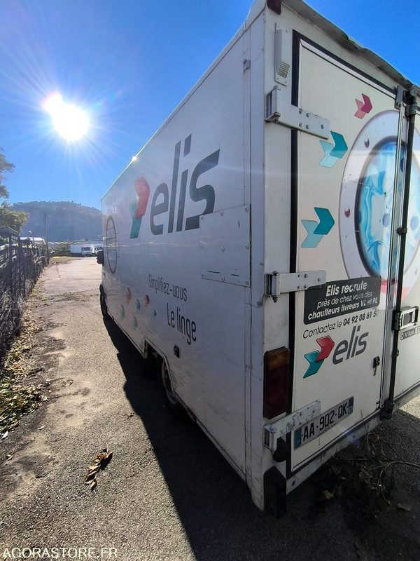 RENAULT MASTER II - 2009 - 300542 Kms - Panel van: picture 5 RENAULT MASTER II - 2009 - 300542 Kms - Panel van: picture 5