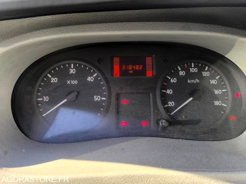 RENAULT MASTER II - 2009 - 318482 Kms - Panel van: picture 5 RENAULT MASTER II - 2009 - 318482 Kms - Panel van: picture 5