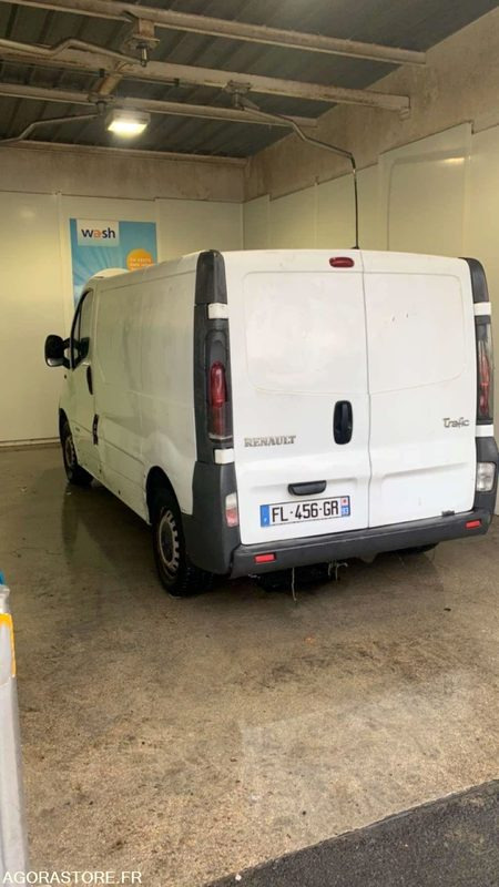 RENAULT TRAFIC 2006 220400 KM - Panel van: picture 2 RENAULT TRAFIC 2006 220400 KM - Panel van: picture 2