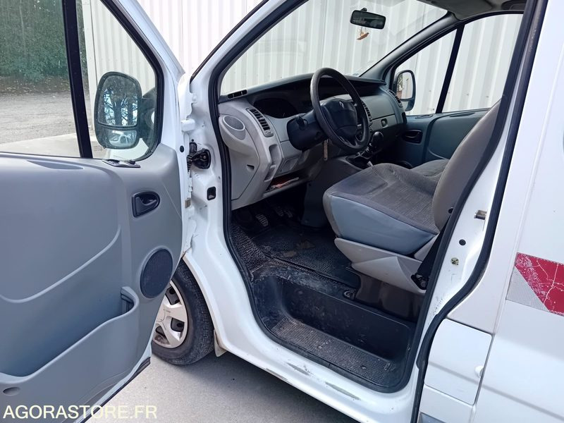 RENAULT TRAFIC DCI 115 L2H2 VP 9 places - Minibus, Passenger van: picture 5 RENAULT TRAFIC DCI 115 L2H2 VP 9 places - Minibus, Passenger van: picture 5