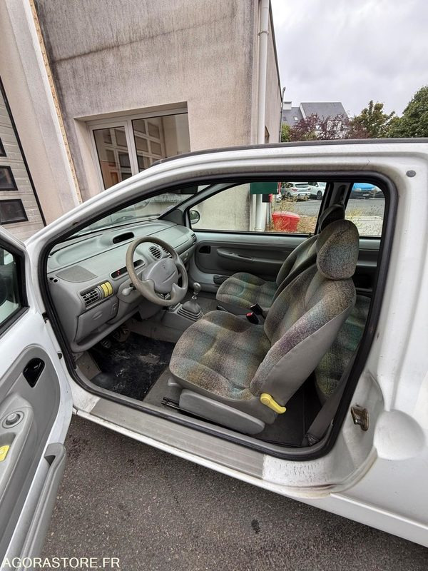 RENAULT TWINGO GPL / ESSENCE - Car: picture 4 RENAULT TWINGO GPL / ESSENCE - Car: picture 4