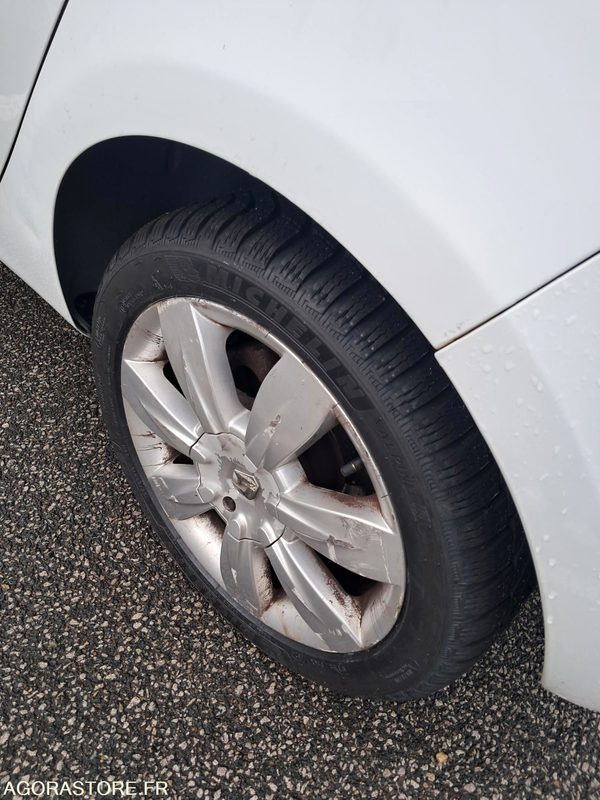 Renault CLIO 3 -2011 - Car: picture 5 Renault CLIO 3 -2011 - Car: picture 5