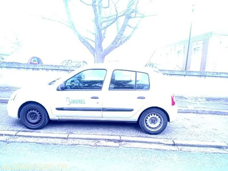 Renault Clio BA 249 PR 144952 kms - Small van: picture 2 Renault Clio BA 249 PR 144952 kms - Small van: picture 2