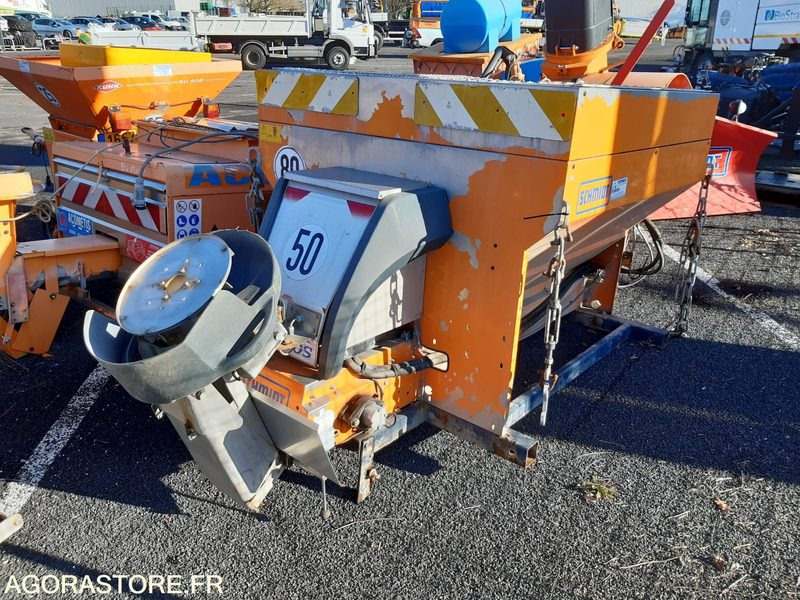 SALEUSE - SCHMIDT - STRATOS B 15-15 VAT - 2003 - Sand/ Salt spreader: picture 1 SALEUSE - SCHMIDT - STRATOS B 15-15 VAT - 2003 - Sand/ Salt spreader: picture 1