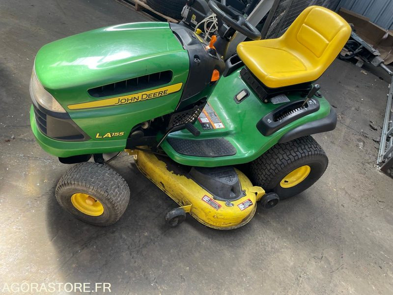TONDEUSE AUTOPORTEE JOHN DEERE LA155 ESSENCE (PRIX AFFICHE HT - TVA 20%) - Garden mower: picture 4 TONDEUSE AUTOPORTEE JOHN DEERE LA155 ESSENCE (PRIX AFFICHE HT - TVA 20%) - Garden mower: picture 4