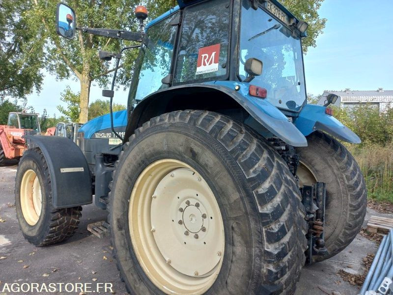 TRACTEUR AGRICOLE NEW HOLLAND EK-378-PK - Farm tractor: picture 5 TRACTEUR AGRICOLE NEW HOLLAND EK-378-PK - Farm tractor: picture 5