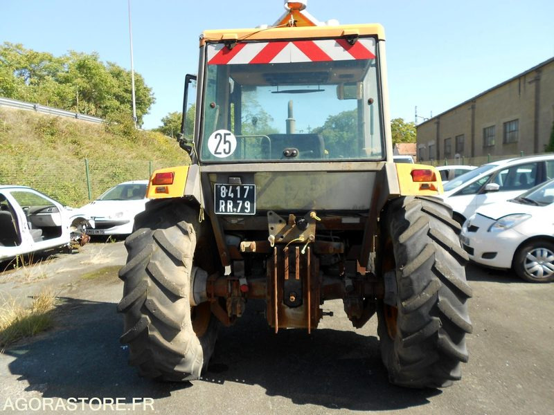 TRACTEUR RENAULT 750 MI - Municipal tractor: picture 1 TRACTEUR RENAULT 750 MI - Municipal tractor: picture 1