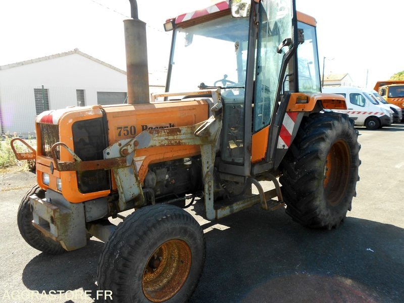 TRACTEUR RENAULT 750 MI - Municipal tractor: picture 3 TRACTEUR RENAULT 750 MI - Municipal tractor: picture 3