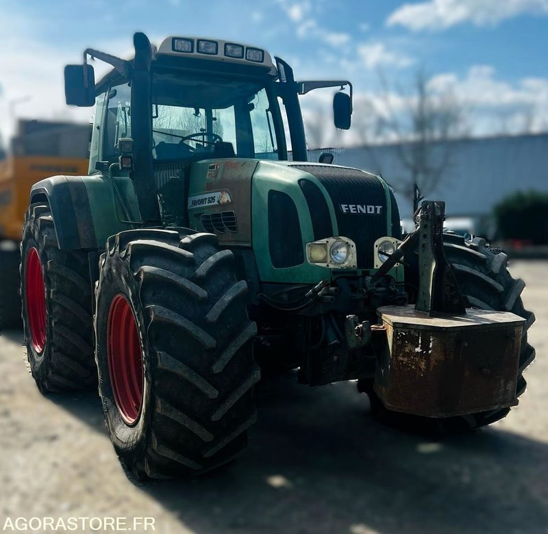 Tracteur Fendt Favorit 926 Vario - 9437 heures - 2003 - Farm tractor: picture 1 Tracteur Fendt Favorit 926 Vario - 9437 heures - 2003 - Farm tractor: picture 1