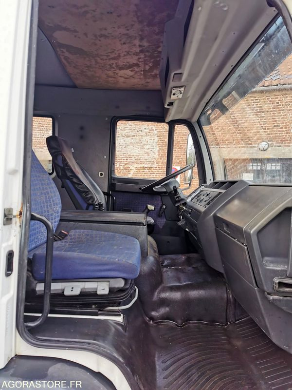 Camion dépannage plateau Man - 2001 - 339 751km - VEHICULE BELGE - Tractor truck: picture 5 Camion dépannage plateau Man - 2001 - 339 751km - VEHICULE BELGE - Tractor truck: picture 5