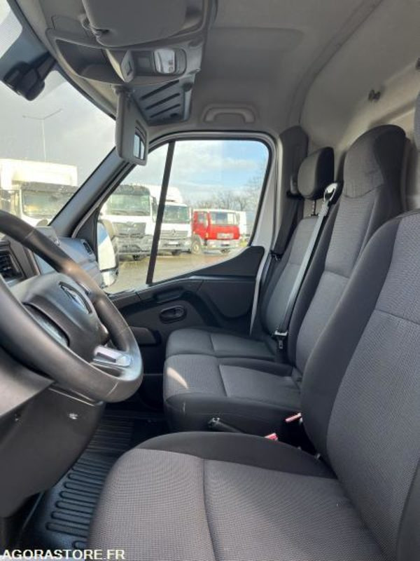 Tractor truck RENAULT MASTER - 2021 - 167 829KM: picture 7 Tractor truck RENAULT MASTER - 2021 - 167 829KM: picture 7