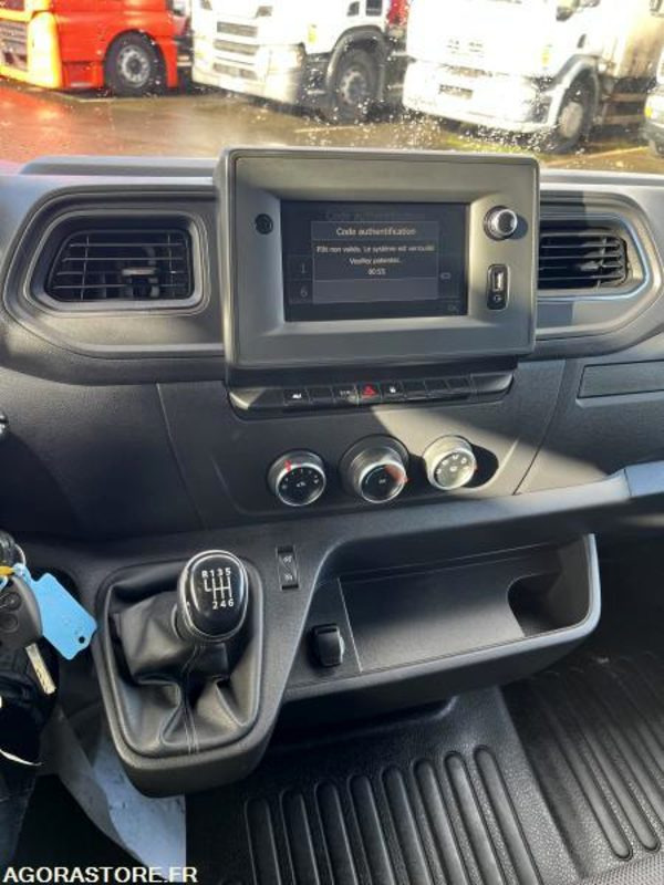 Tractor truck RENAULT MASTER - 2021 - 167 829KM: picture 9 Tractor truck RENAULT MASTER - 2021 - 167 829KM: picture 9