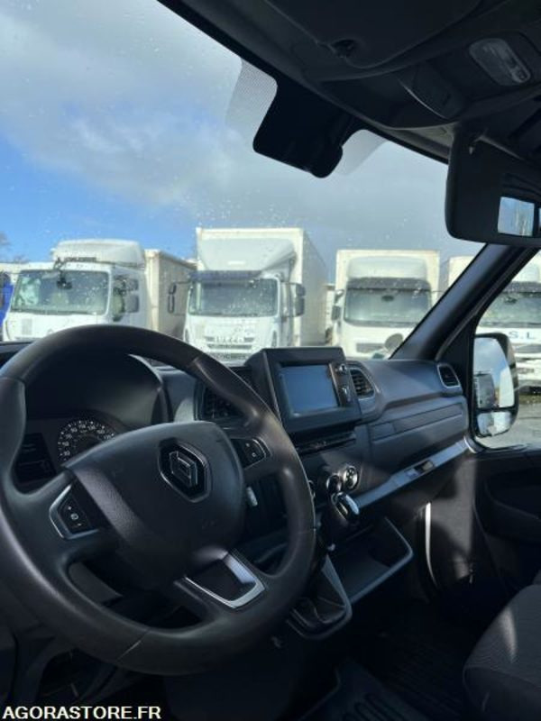 Tractor truck RENAULT MASTER - 2021 - 167 829KM: picture 6 Tractor truck RENAULT MASTER - 2021 - 167 829KM: picture 6