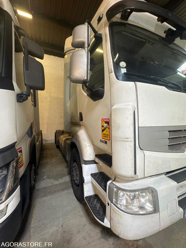 RENAULT PREMIUM 460 - 636777KM - Tractor truck: picture 2 RENAULT PREMIUM 460 - 636777KM - Tractor truck: picture 2