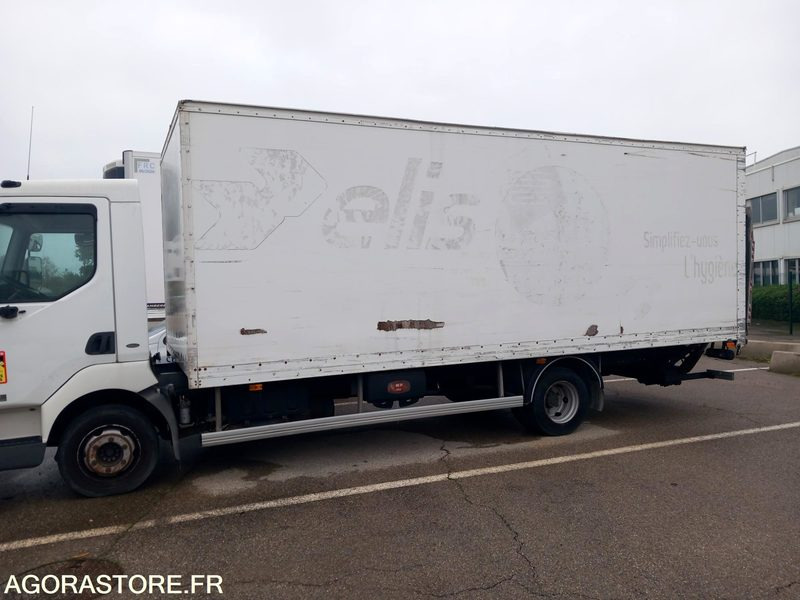 PORTEUR RENAULT MIDLUM - 2005 - 282789 Kms - Truck: picture 1 PORTEUR RENAULT MIDLUM - 2005 - 282789 Kms - Truck: picture 1