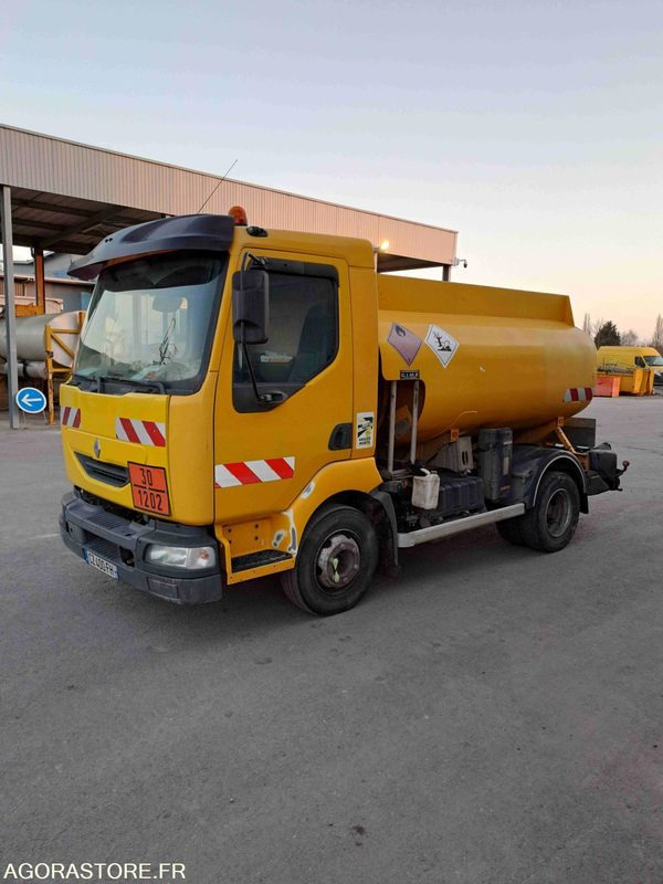 RENAULT Ravitailleur Carburant Artois - 2003 / 869573 KM (P200233) - Truck: picture 1 RENAULT Ravitailleur Carburant Artois - 2003 / 869573 KM (P200233) - Truck: picture 1