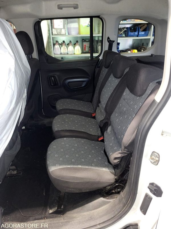 VEHICULE - Car: picture 5 VEHICULE - Car: picture 5