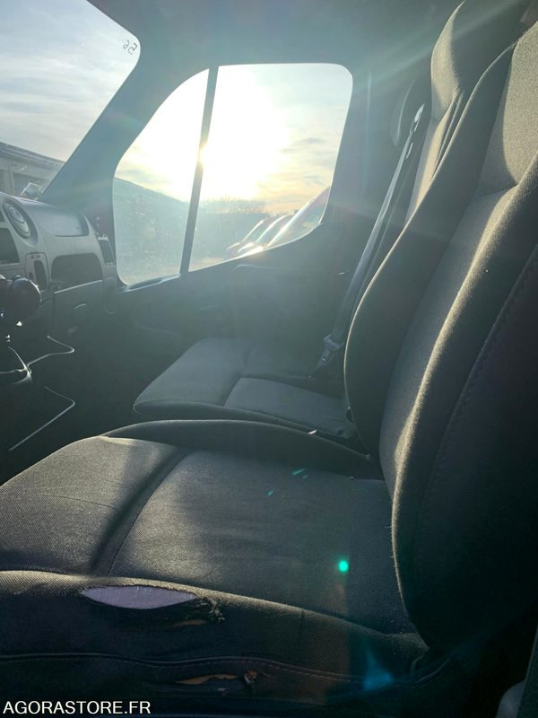 VSAV RENAULT MASTER3 CH347CR - Panel van: picture 4 VSAV RENAULT MASTER3 CH347CR - Panel van: picture 4